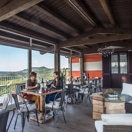 Hotel Tenuta Cocci Grifoni - Wine Cellar Family Suites *
